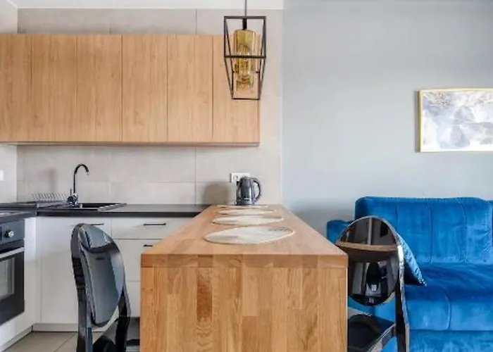 - Center - Stylish And Cozy - G147a *